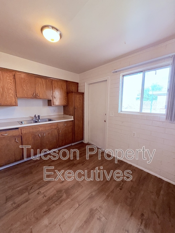 8914 S Nogales Hwy – photo 2