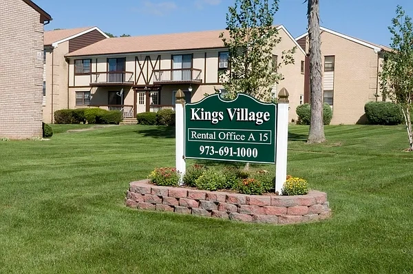 Kings Village – photo 3