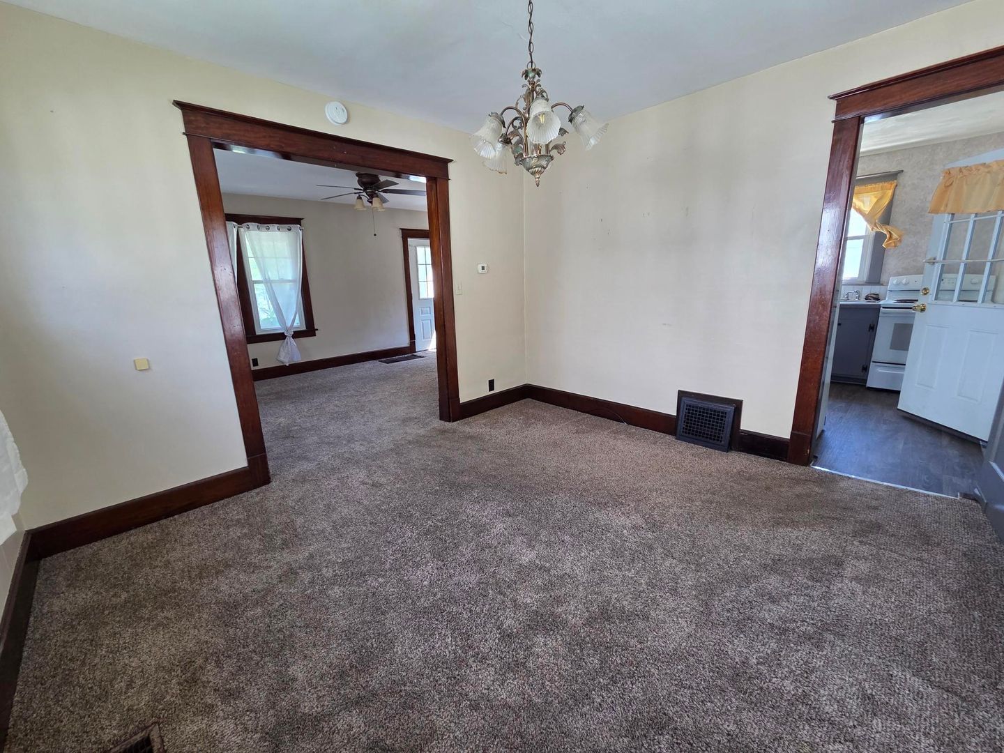227 Banning Ave – photo 5