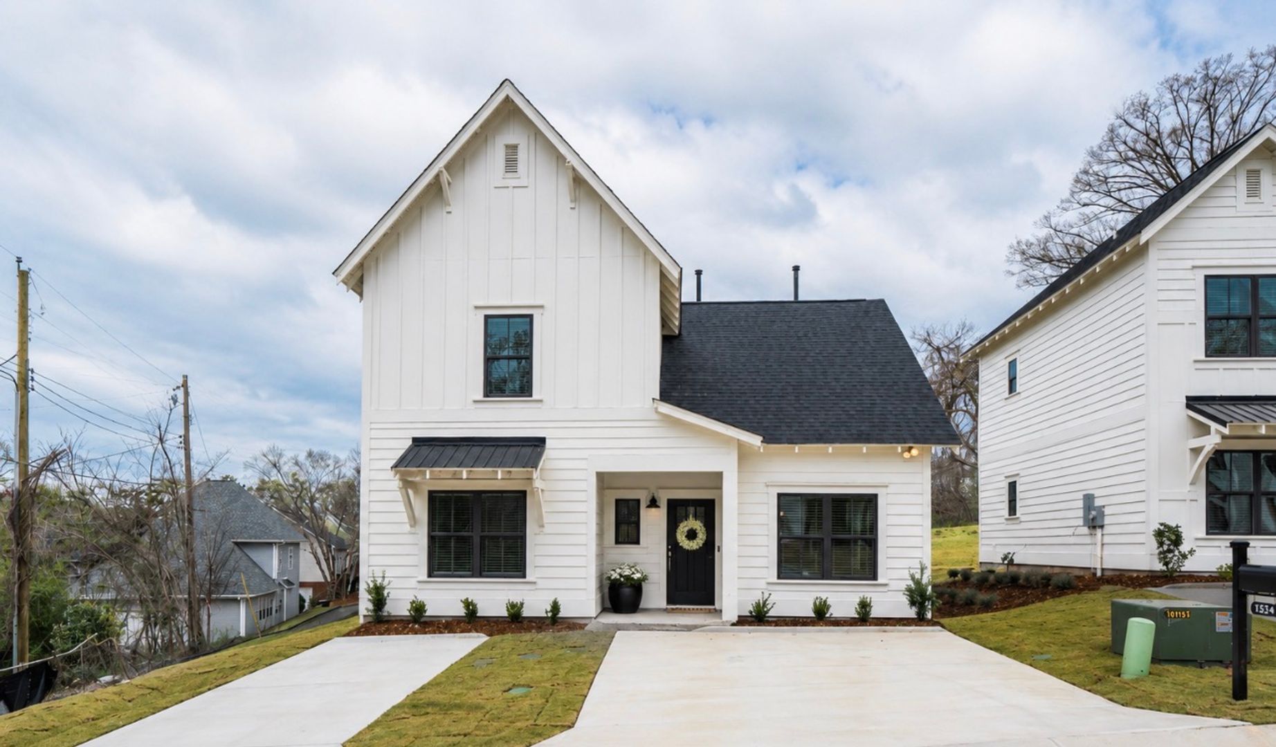 1524 Cottage Grv – photo 1