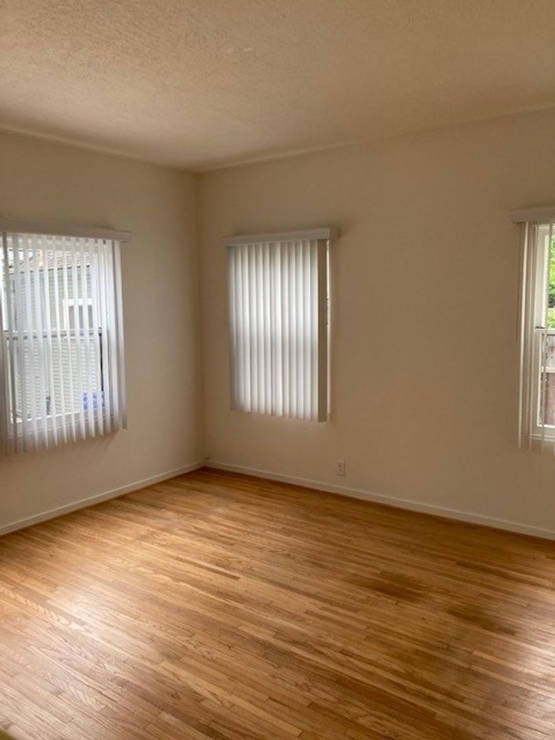 204 Belmont Ave unit 204 – photo 3