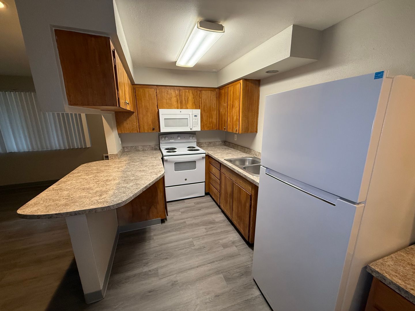 943 E Augusta Ave unit #4 – photo 4