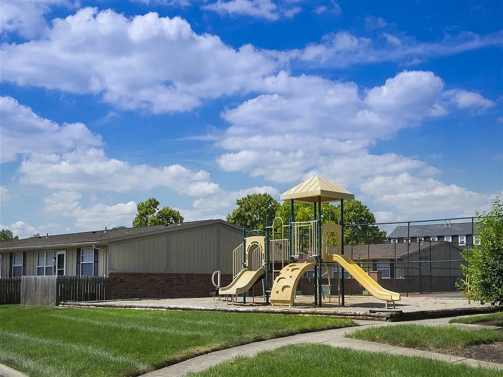 Yorktown Colony Apartments – photo 4