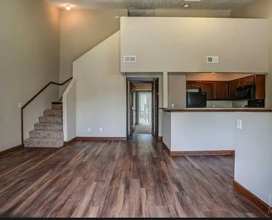 Kings Crest Townhomes – photo 3