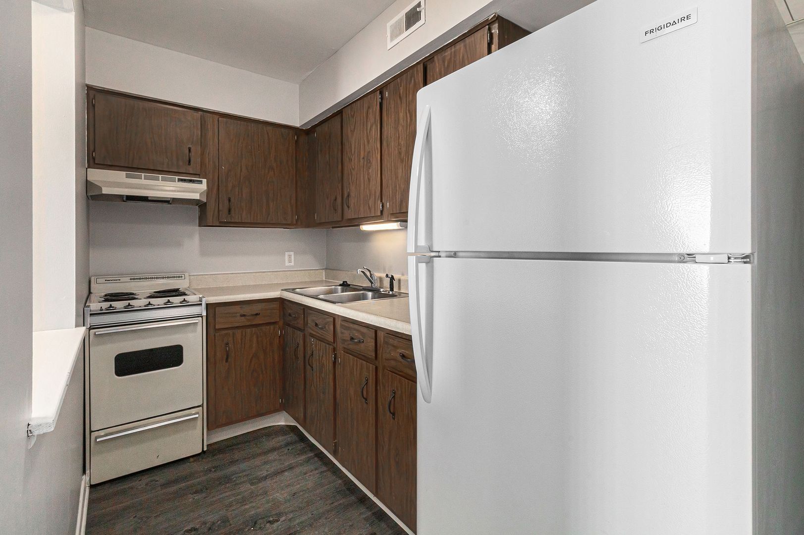 1226 N Hemlock Rd – photo 4