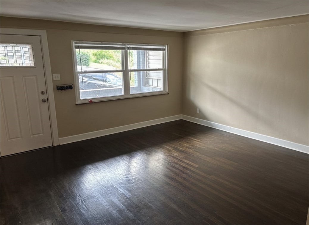931 Hilltop St – photo 4