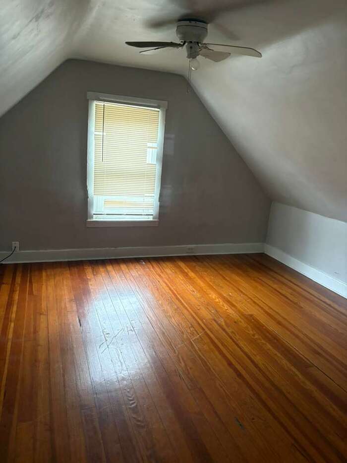 1559 Ambrose Ave – photo 4