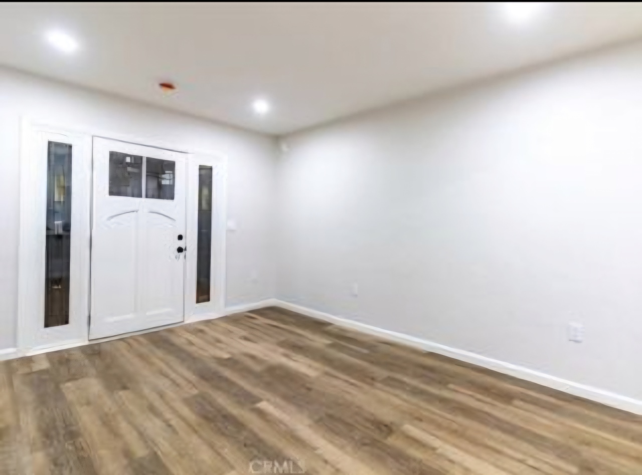 9168 Cypress Ave unit B – photo 1