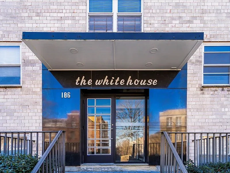 Whitehouse Apartments – photo 1