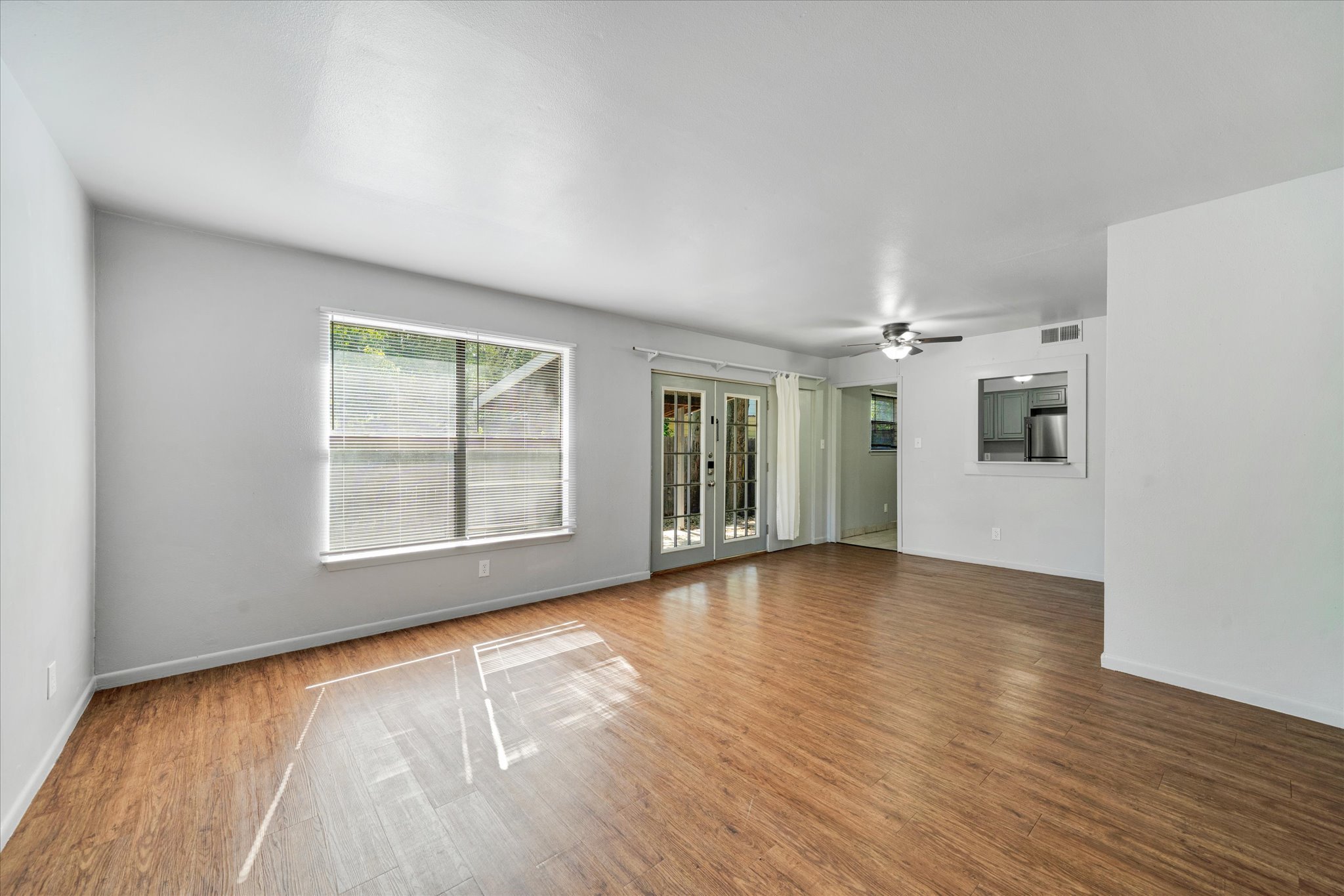 1130 Bois D'Arc St – photo 5