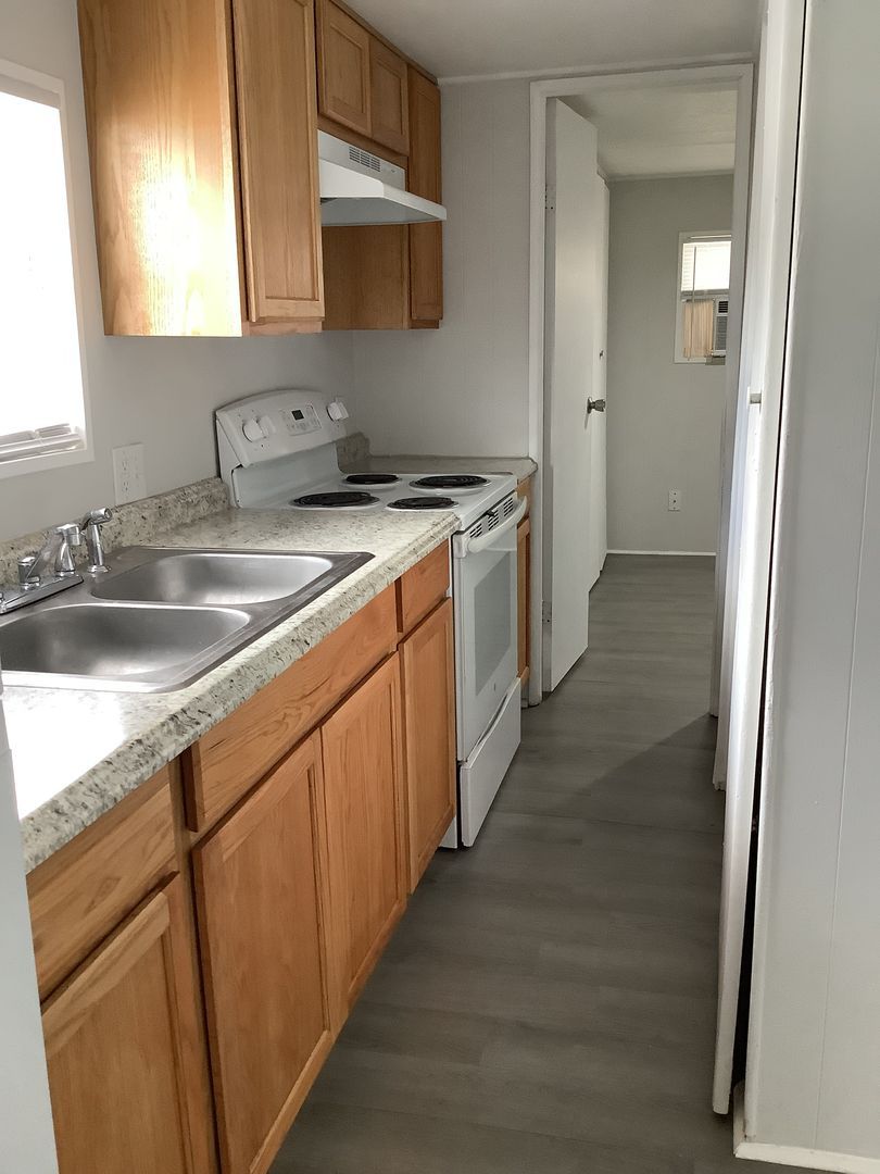 1505 Goodyear Ave unit # 10 – photo 4