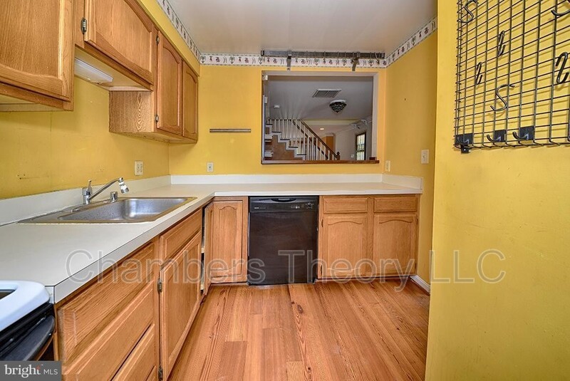 223 N West St – photo 5