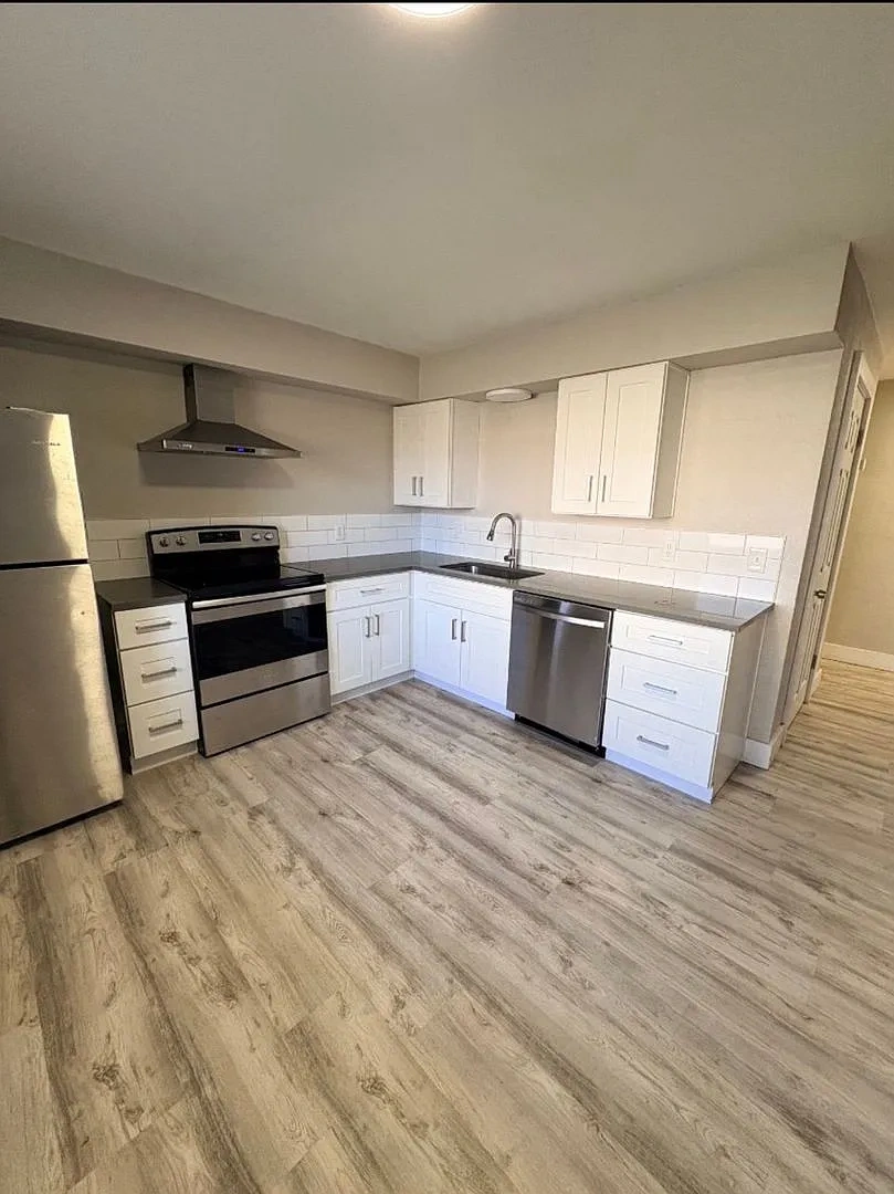 Mission Apartments – photo 1