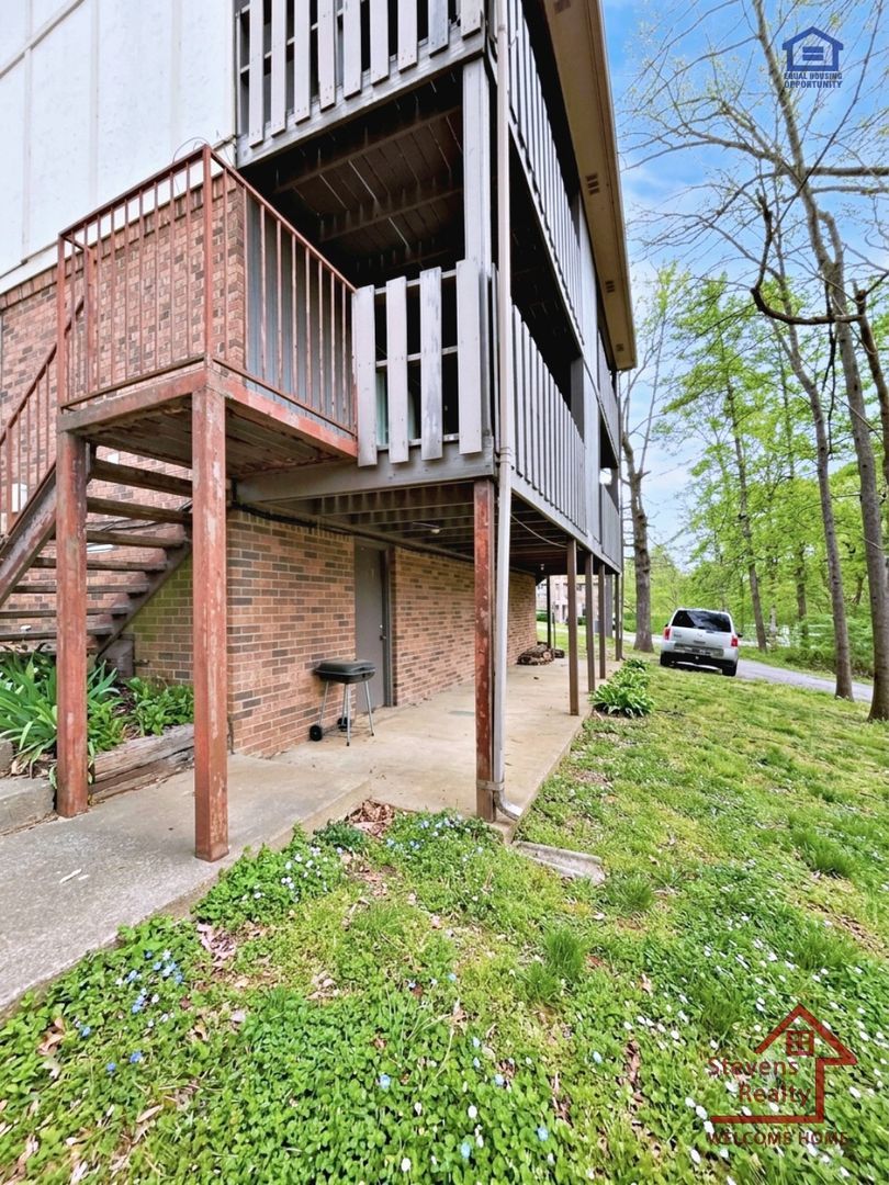 101 Bybee Dr – photo 2