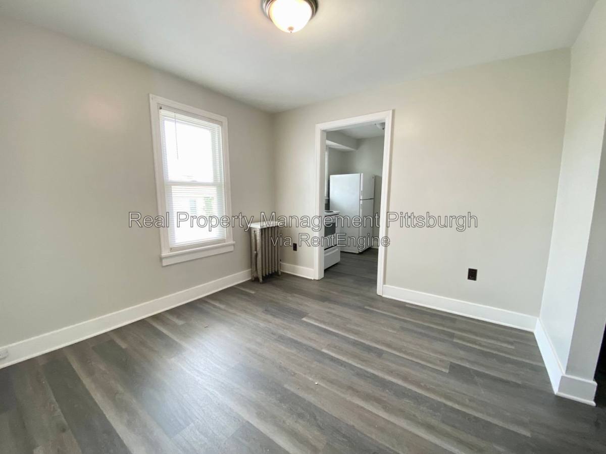 7209 Front River Rd unit 3 – photo 2