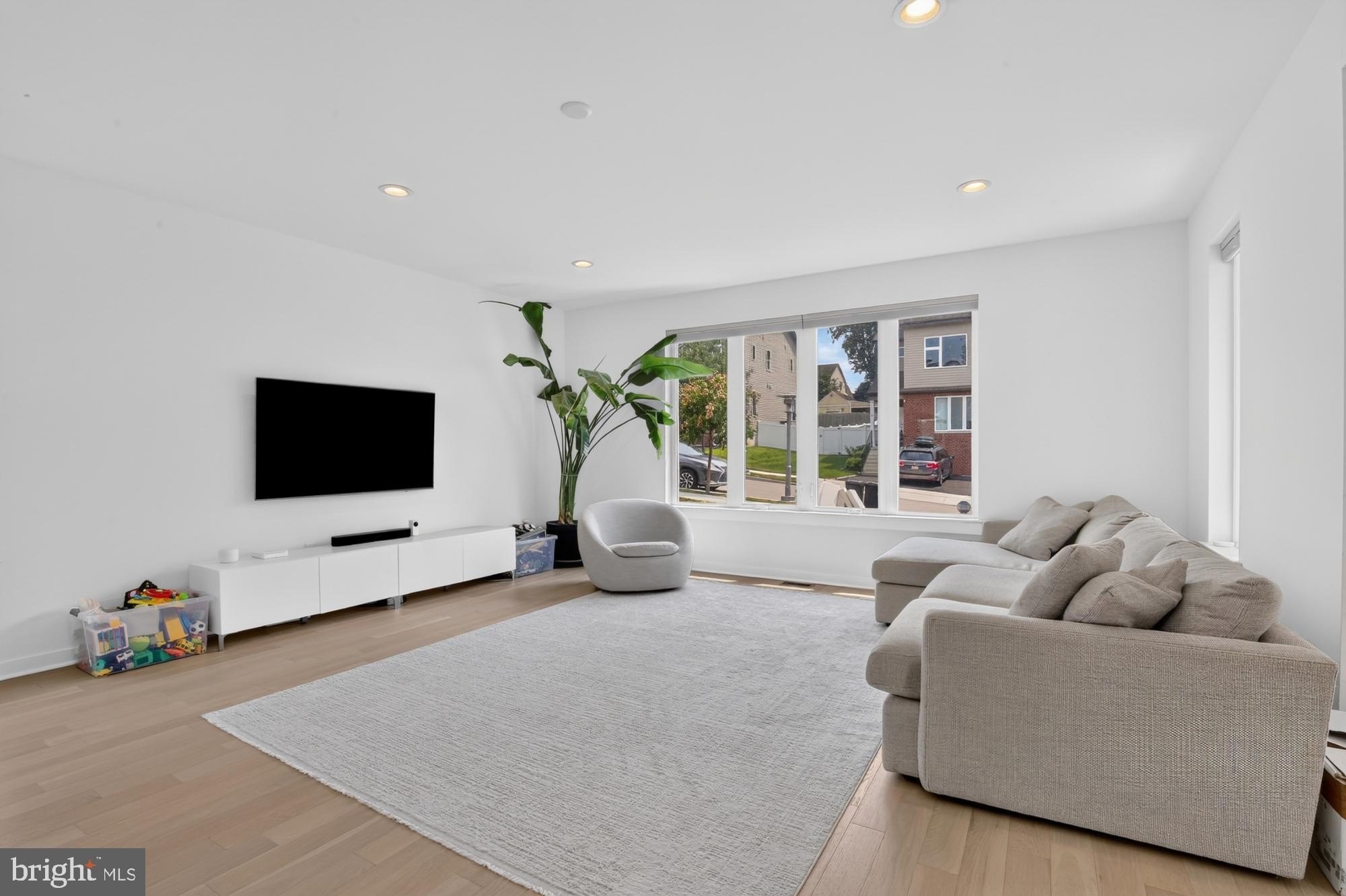 7354 Ridge Ave #27 – photo 2