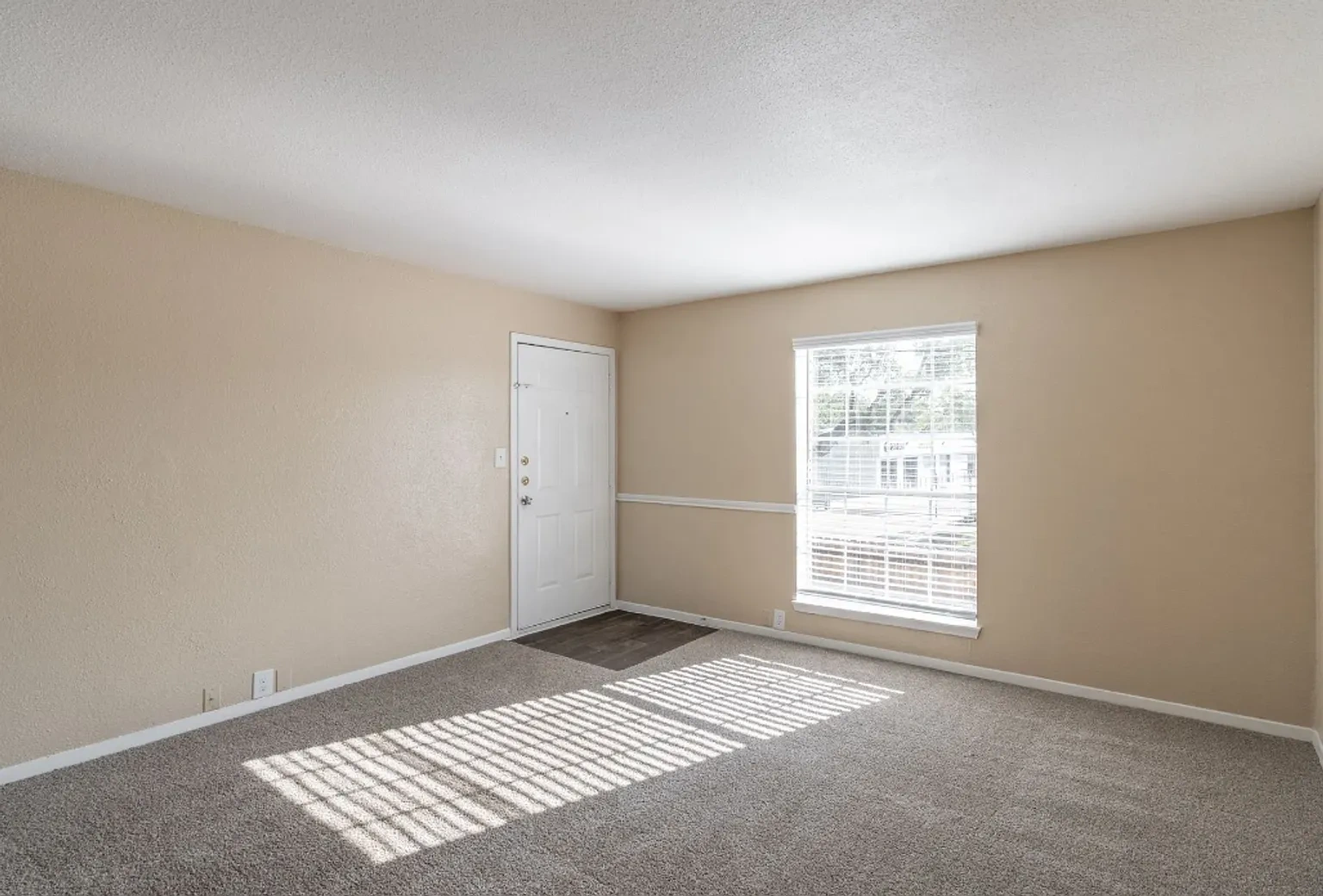 Rockridge Station Apartments – photo 1