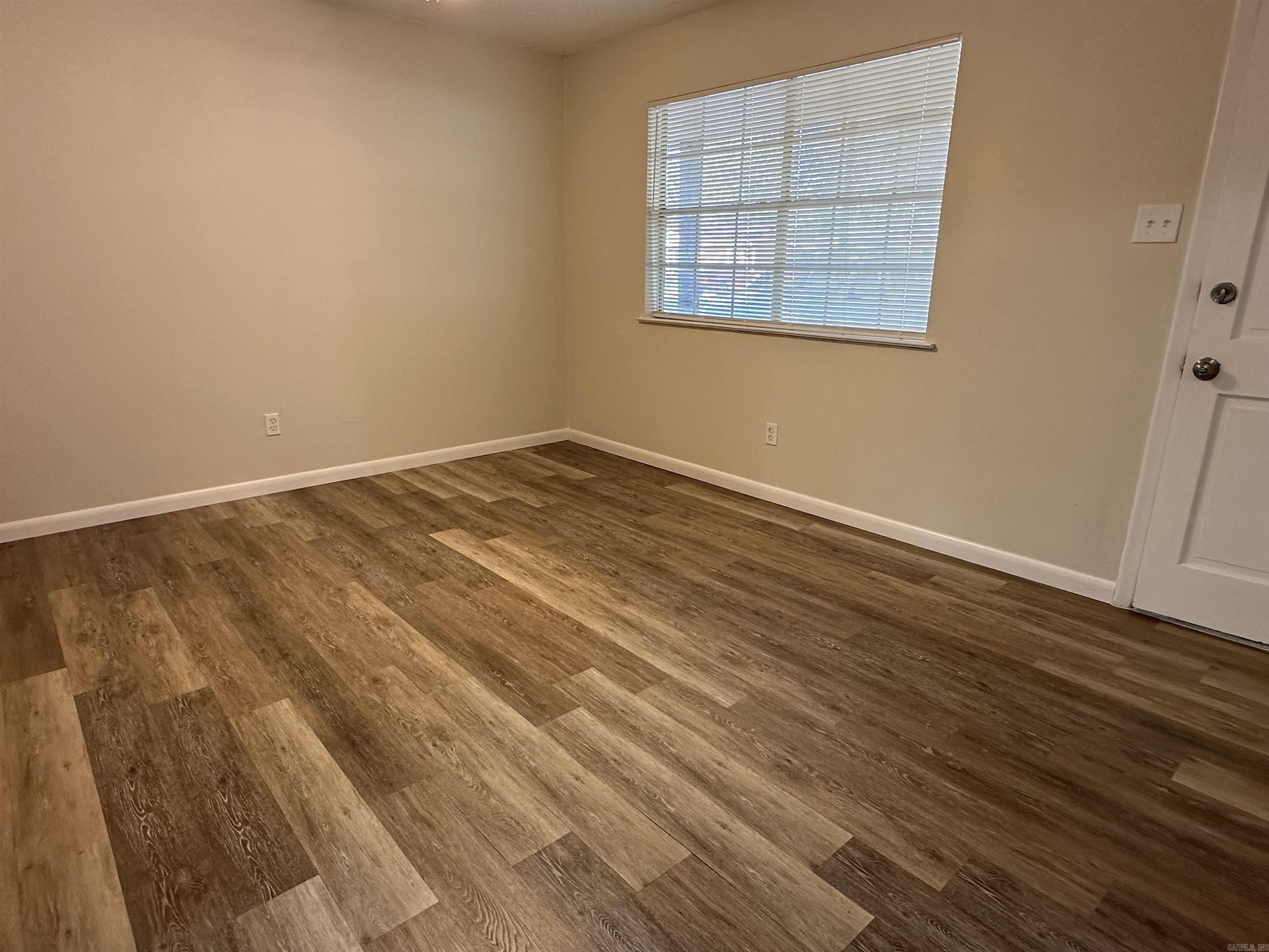 9615 Comstock Rd – photo 3
