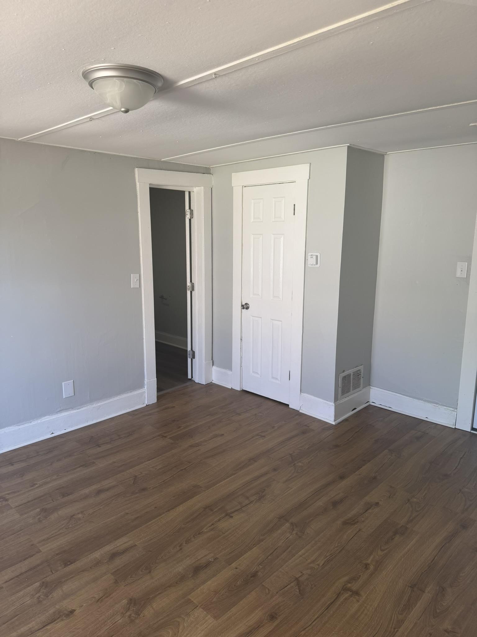 403 Maple Ave unit B – photo 2