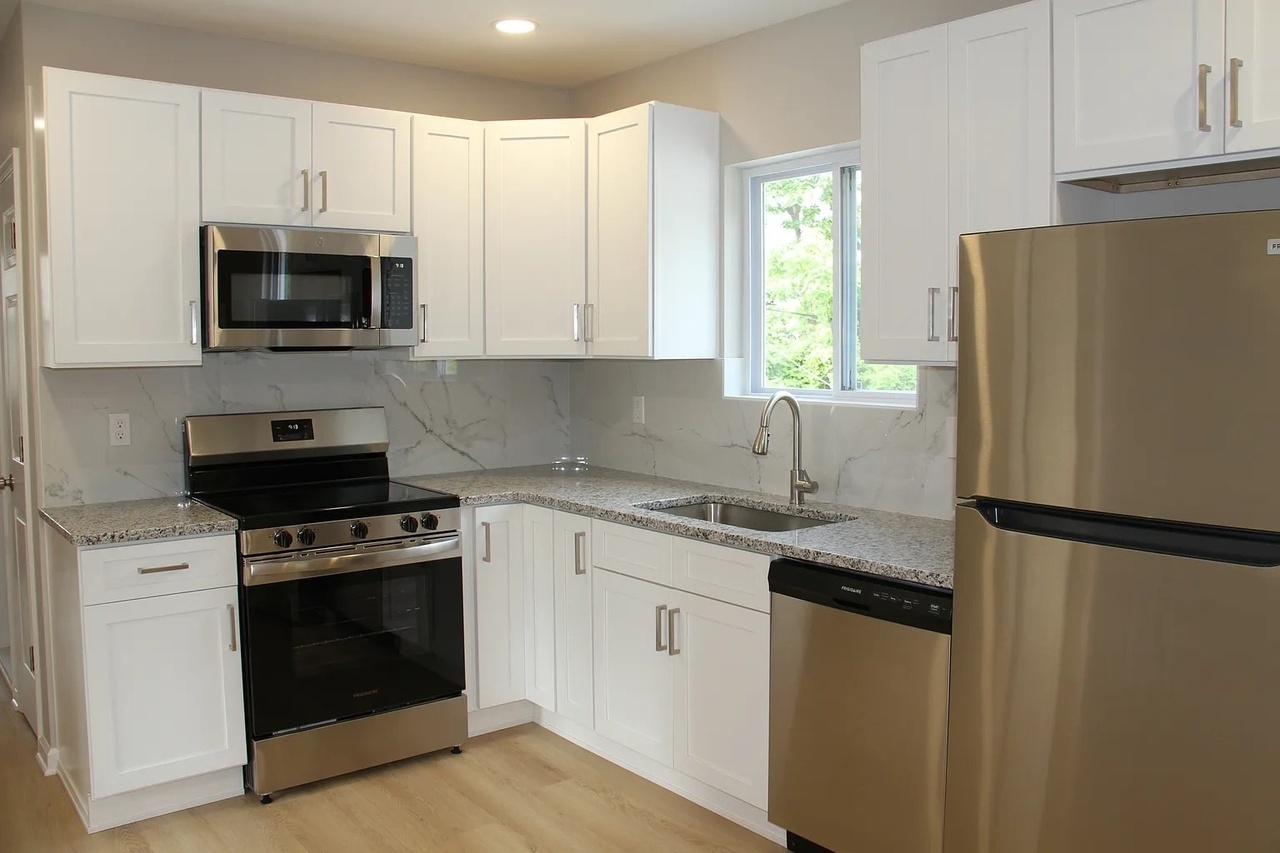 2307 Willowdale Ave – photo 3