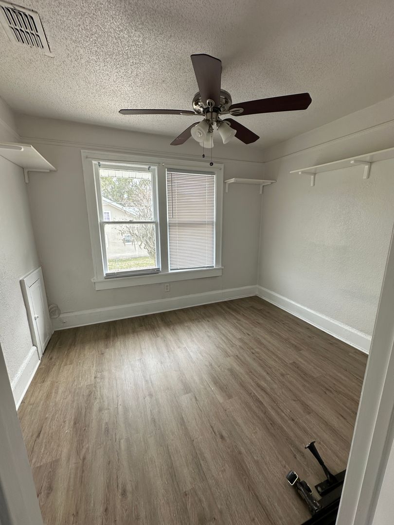 136 Ave C NE – photo 4