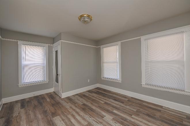 1548 E 49th St – photo 3