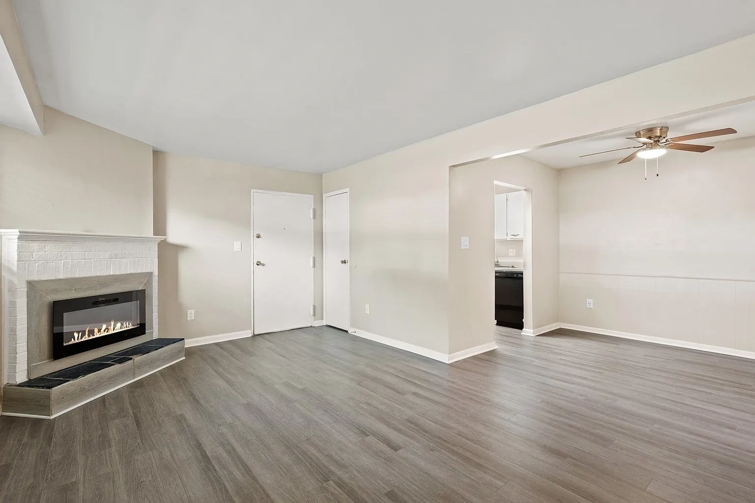 Sterlingwood Apartments – photo 1