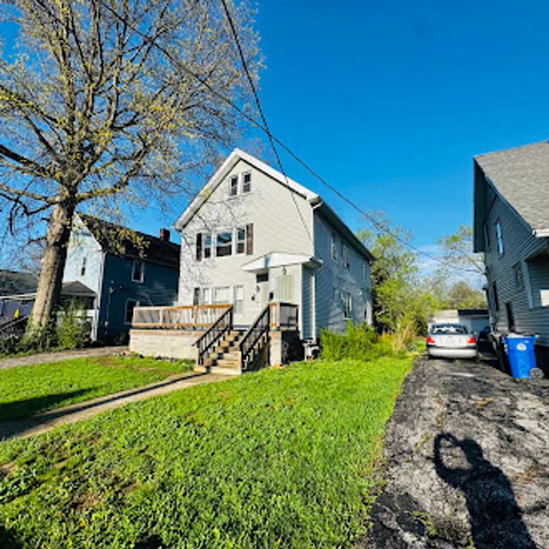 1333 E 188th St unit 1333 E 188th Unit 2 – photo 2