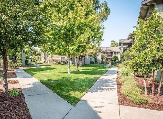 LAUREL GLEN – photo 5