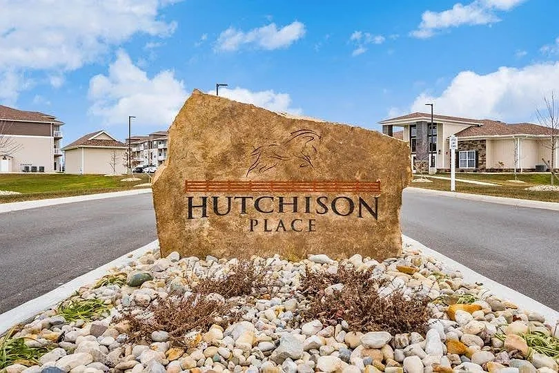 Hutchison Place Apartments – photo 2