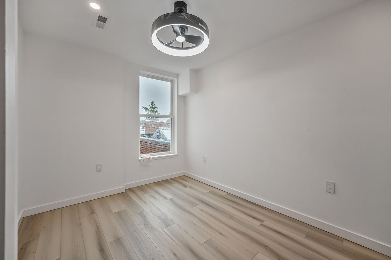 621 Florida Ave NW unit 301 – photo 4