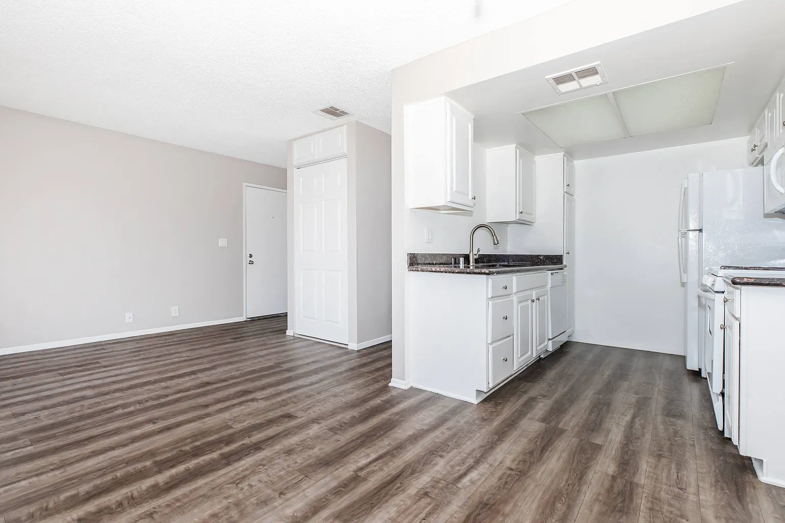 Sierra Vista Apartments – photo 5