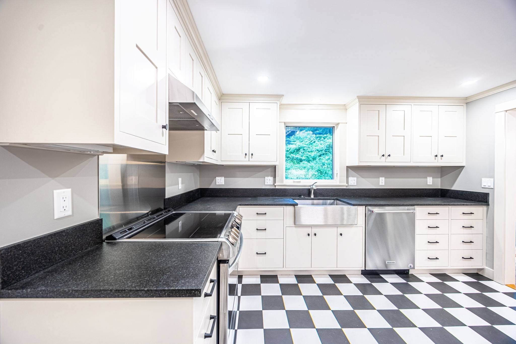 85 Woodland Rd – photo 4