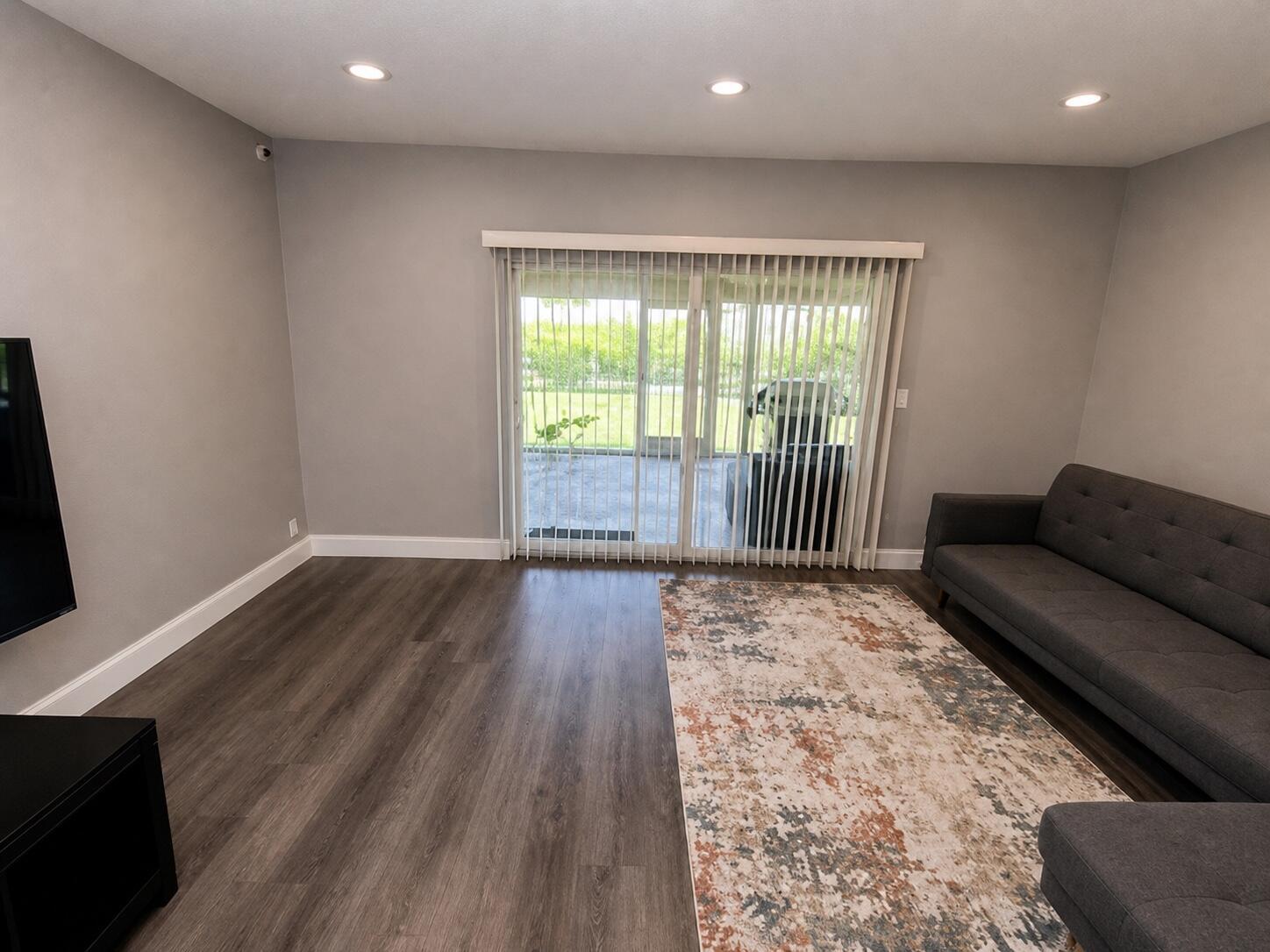 7975 NW 8th St – photo 5