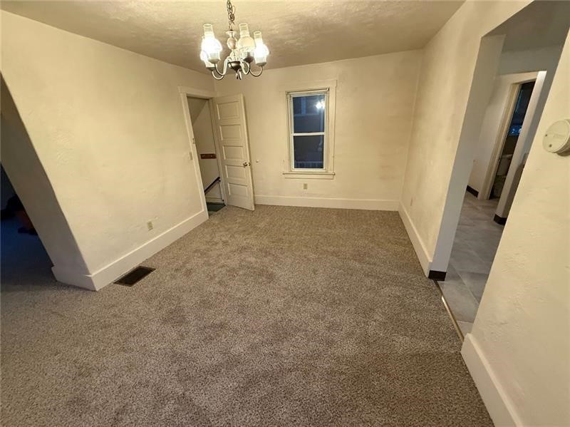 2828 Oak St – photo 4