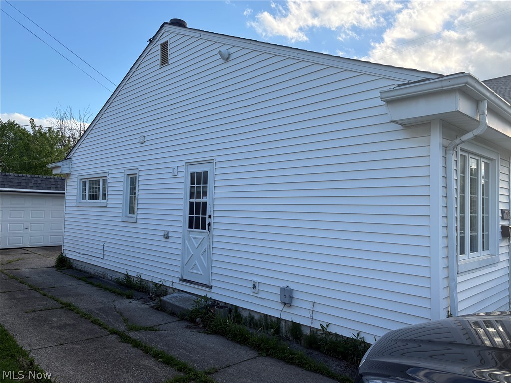 17209 Puritas Ave – photo 3