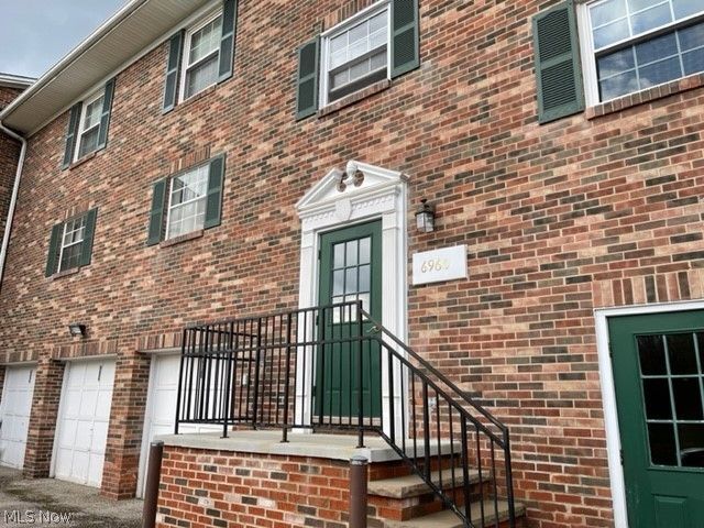 6960 Carriage Hill Dr unit 101 – photo 1