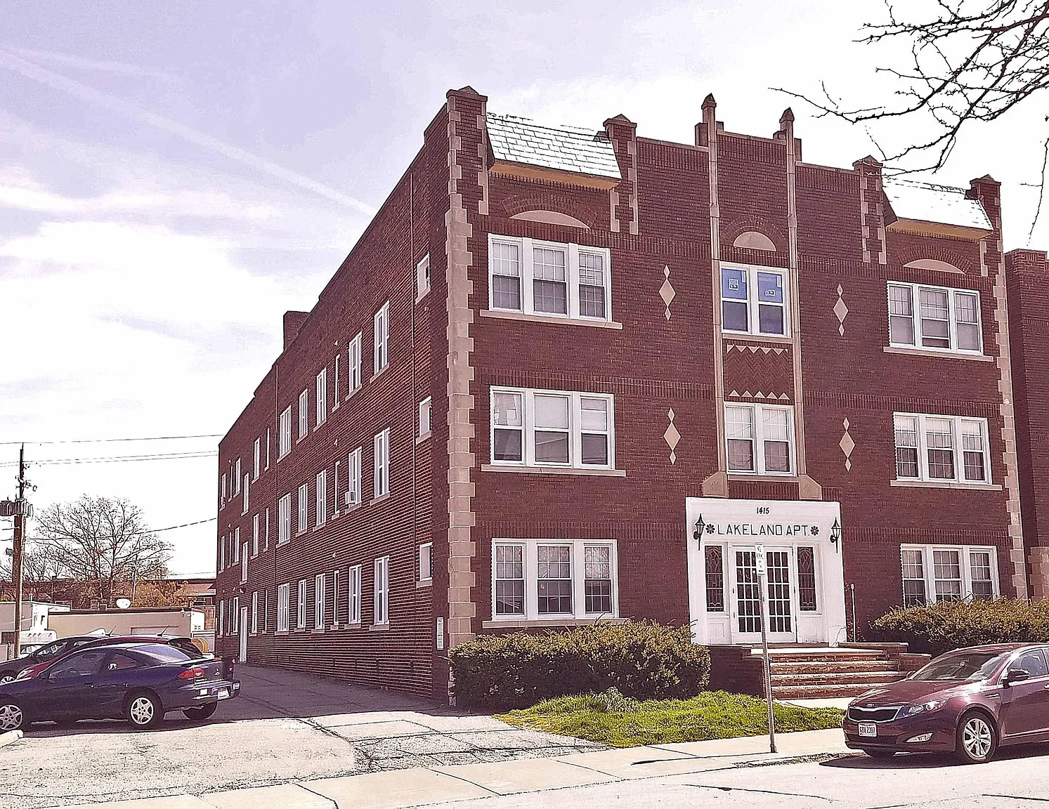 Lakeland Apartments – photo 2