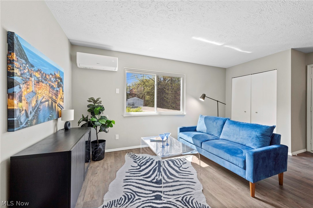 10524 Clifton Blvd unit 201 – photo 3