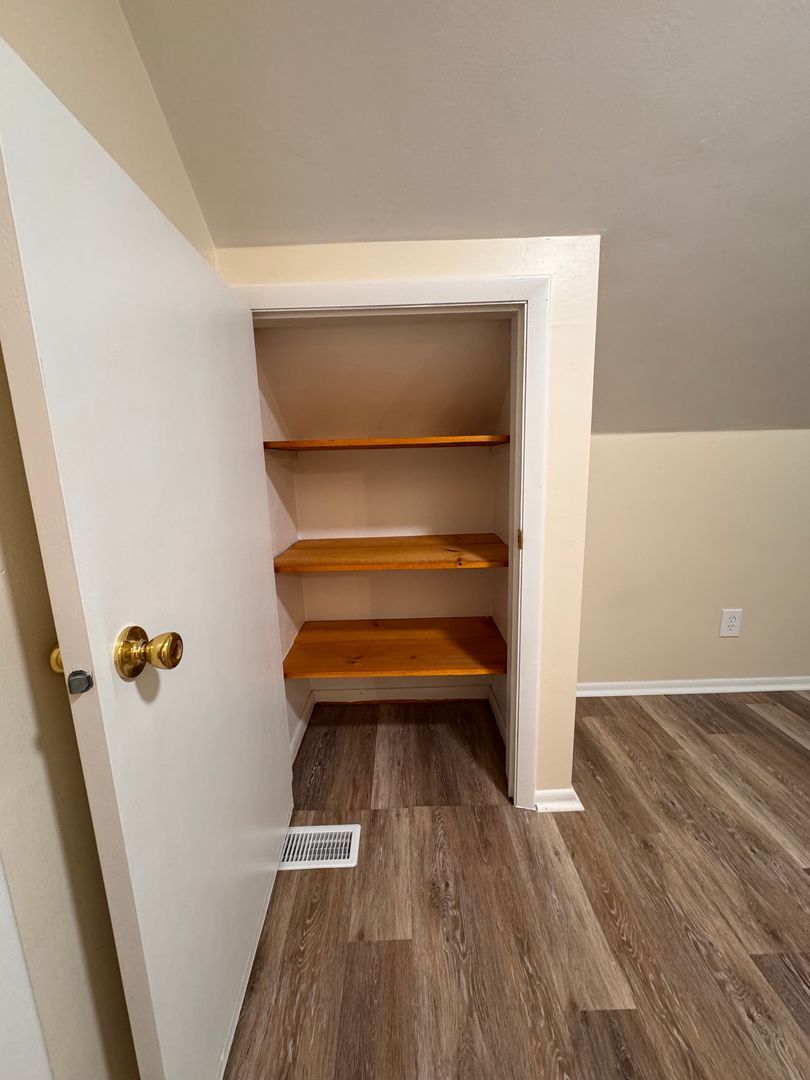 1079 North Ave – photo 5