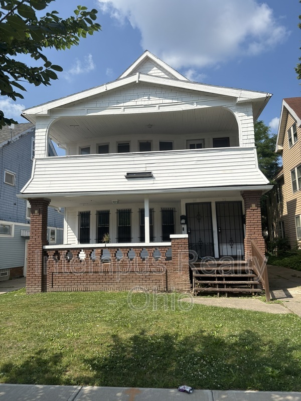 942 Eddy Rd unit 2 – photo 1