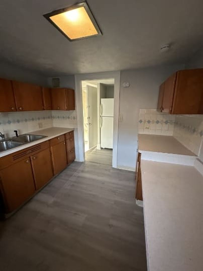 14724 Clifton Blvd unit 14724 Clifton Blvd - Loft – photo 4