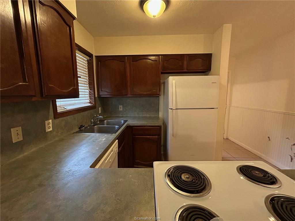 1913 Pine Tree Dr unit A – photo 5