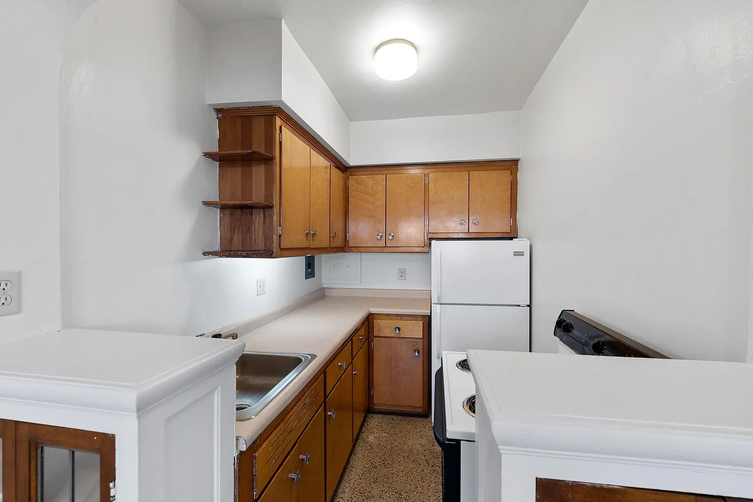 2324 W Wisconsin Ave – photo 3