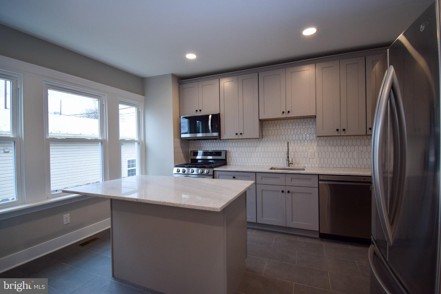 207 Paxson Ave – photo 4