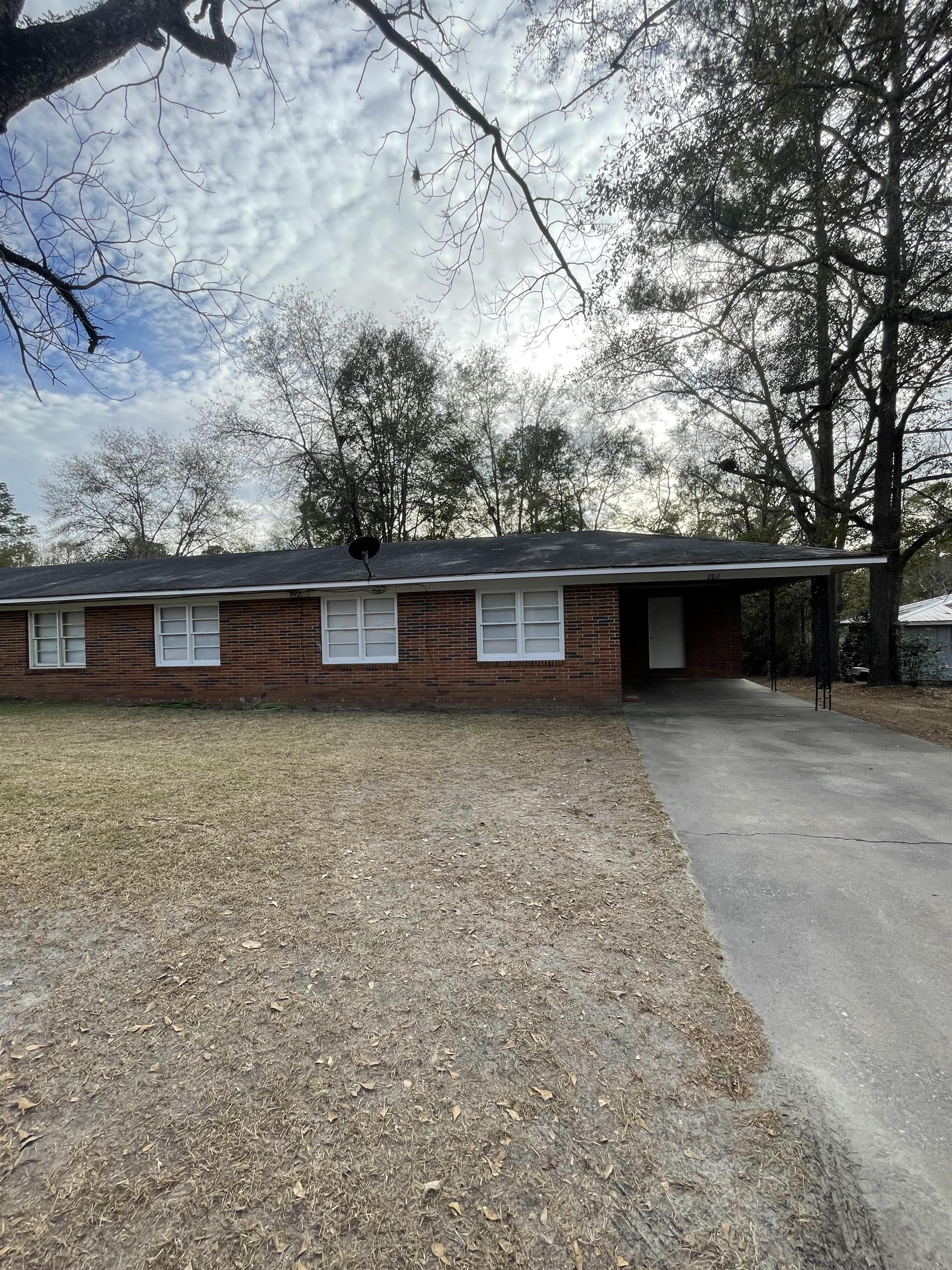 202 8th St – photo 1