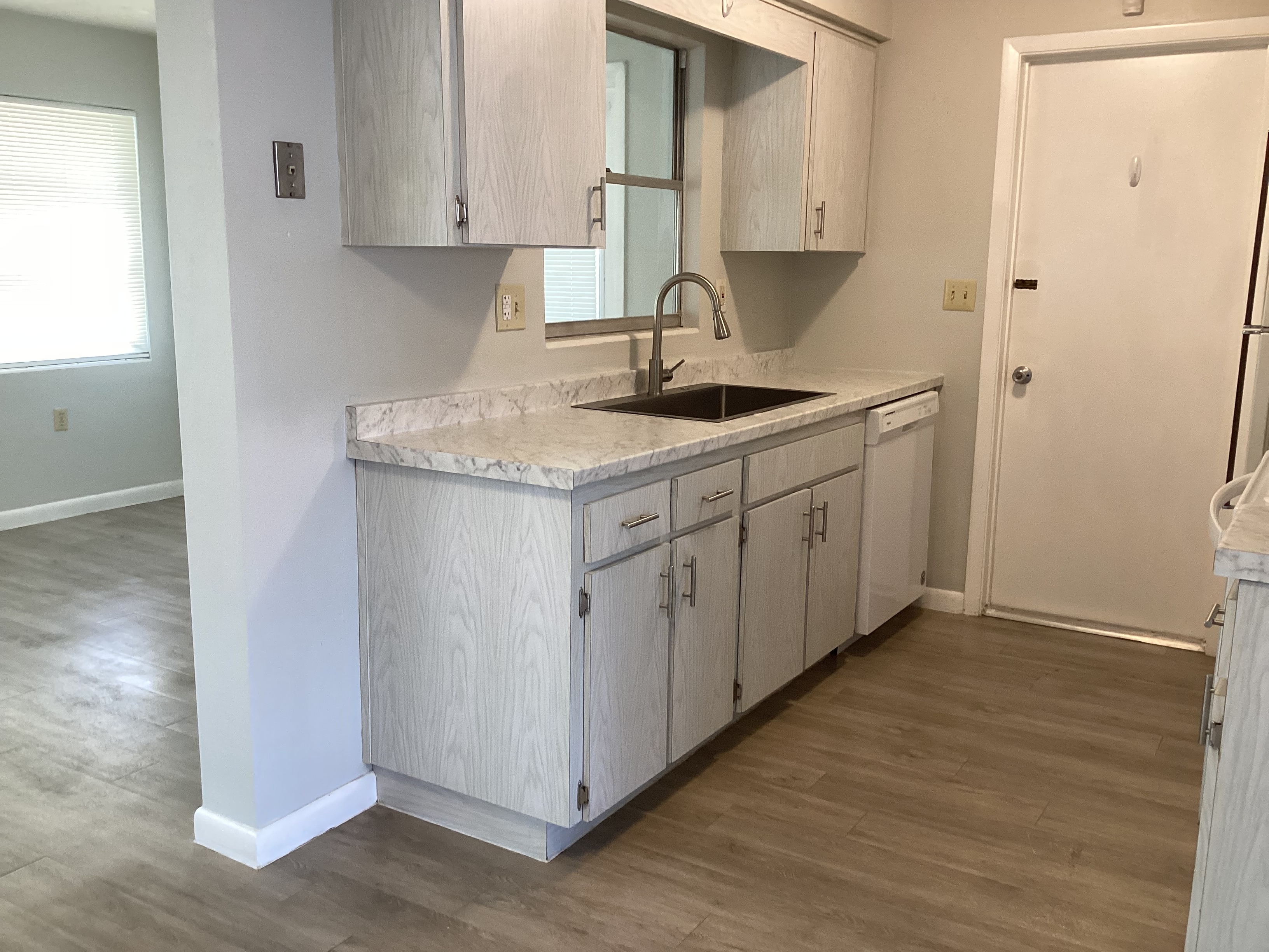 202 S Jackson St – photo 5