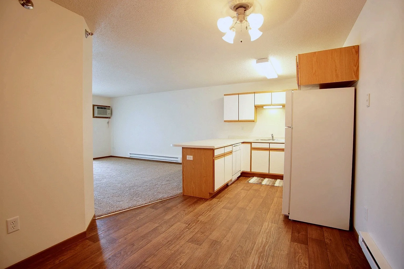 Lake Crest – photo 1