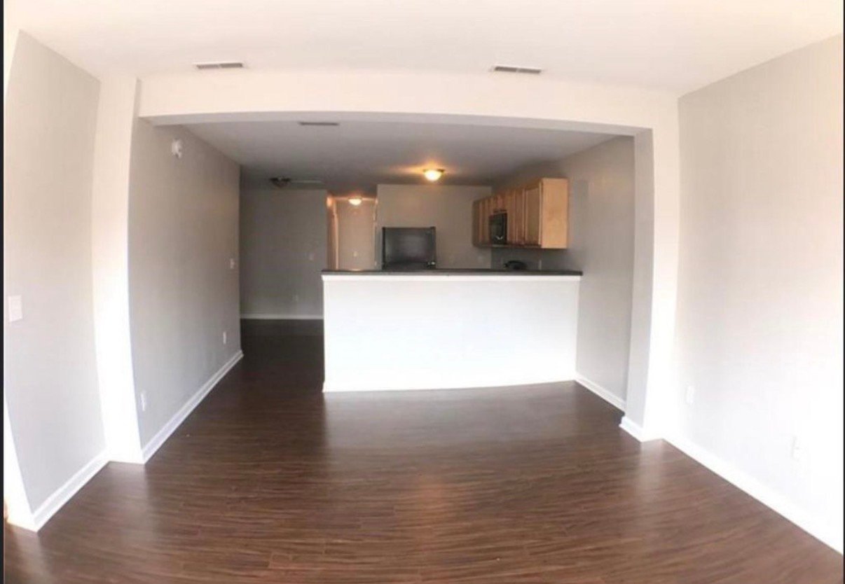 1405 E Carson St – photo 2