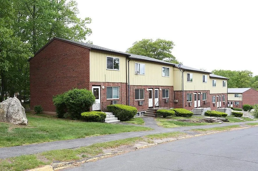 Woodbury Apartments – photo 4